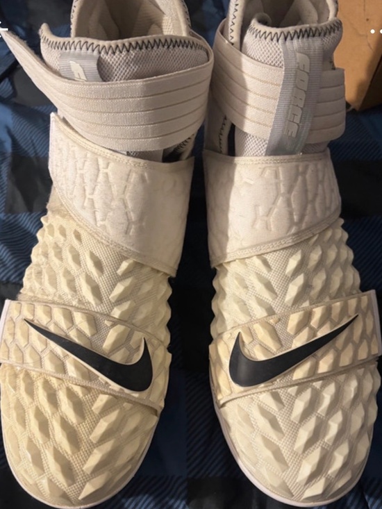 Nike force savage elite 2 cleats size 15 new